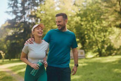 adultes actifs qui bougent sans douleurs. Retrouvez votre mobilité avec Vertébralis Chiropratique